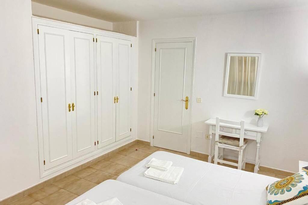 Puertas Al Mar Apartment Cala'N Blanes  Exterior photo